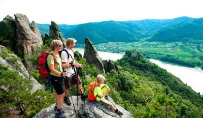 Por el camino Welterbesteig los excursionistan disfrutan de maravillosas vistas