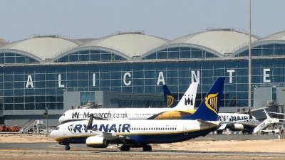 Los cargos extras de las aerol&iacute;neas que m&aacute;s irritan a los viajeros