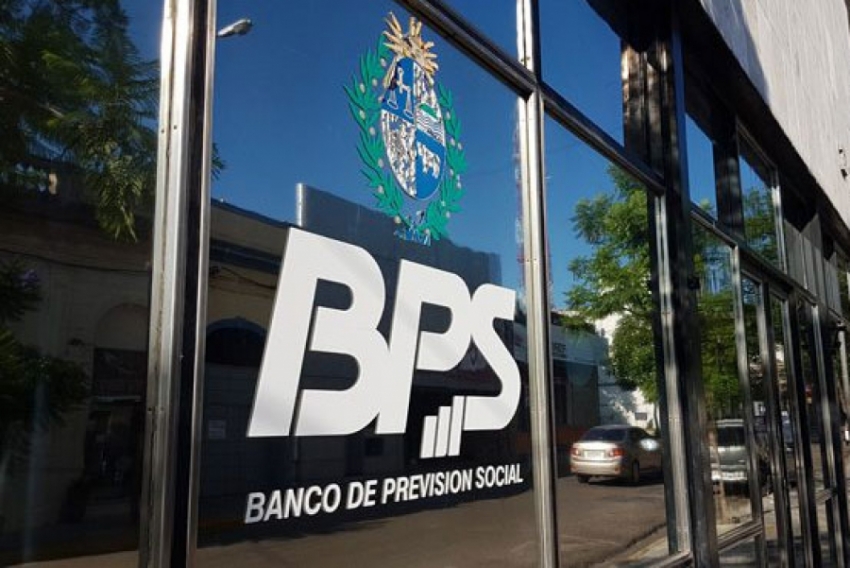 En Uruguay ajustan beneficios a empresas con actividad hotelera y restaurantes que reintegran o contratan nuevos trabajadores