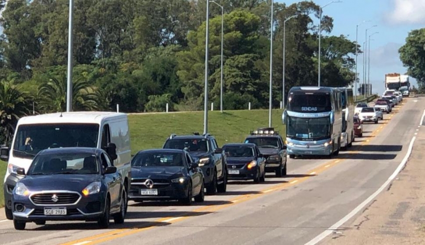 Se mantiene tendencia de ingresos a Uruguay y se flexibilizan condiciones de regreso