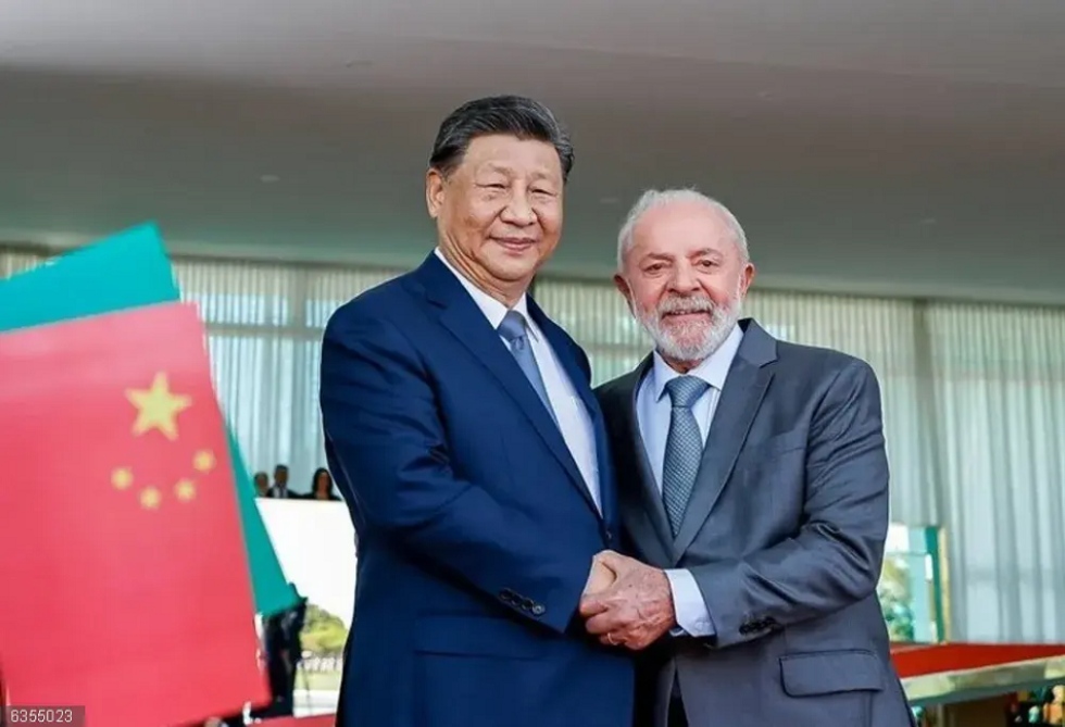 Brasil y China firman un acuerdo para impulsar la conexión ferroviaria con el puerto peruano de Chancay