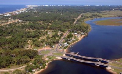 El proyecto incluye una zona franca que requiere la autorizaci&oacute;n del MEC. 