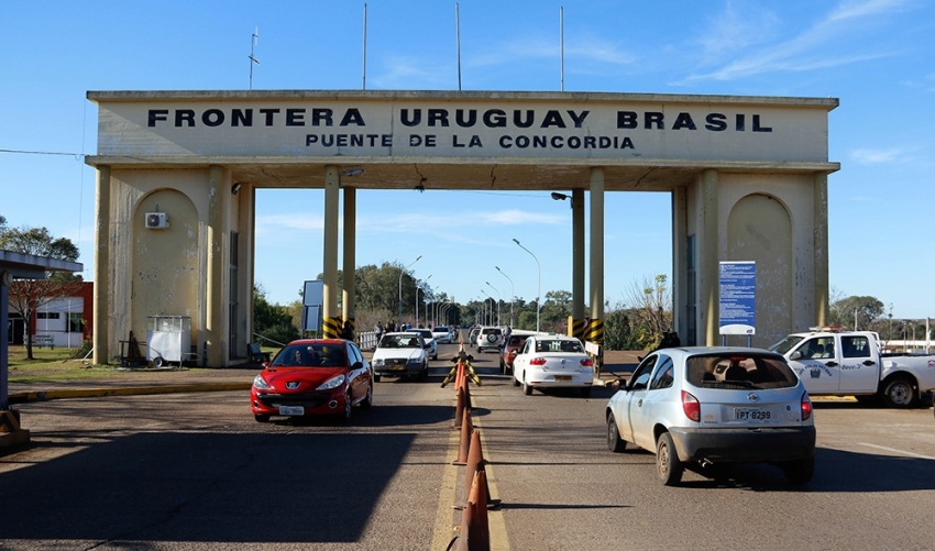 La comunicaci&oacute;n y la apertura de la frontera terrestre entre Brasil y Uruguay