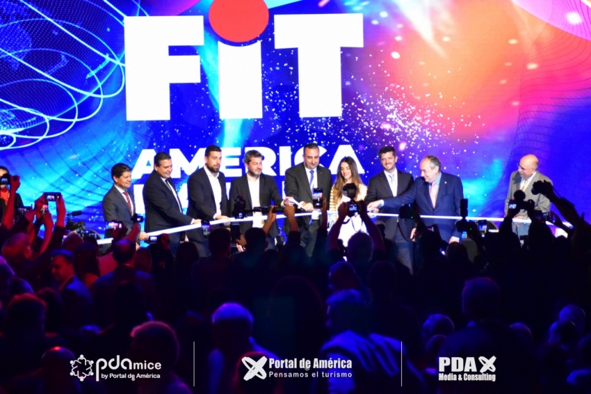 Primera jornada de la FIT con mucho p&uacute;blico, y una ceremonia inaugural impactante con la grieta en su mejor versi&oacute;n  #PDAenFIT2022