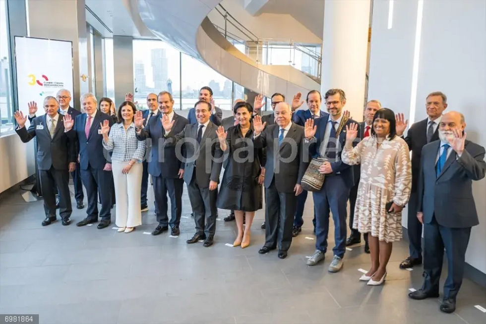 El ministro de Asuntos Exteriores, Uni&oacute;n Europea y Cooperaci&oacute;n y los cancilleres iberoamericanos durante la reuni&oacute;n mantenida en Nueva York en los m&aacute;rgenes de la Asamblea de Naciones Unidas.