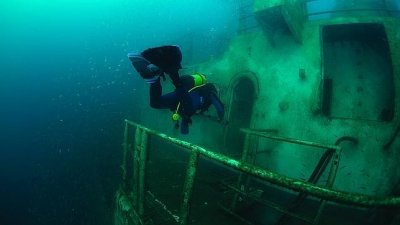 Hunden 4 barcos de la Armada para crear un &laquo;parque tem&aacute;tico&raquo; de buceo