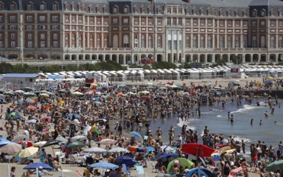 Cautela en la costa argentina: reservas hasta 20% por debajo del verano anterior