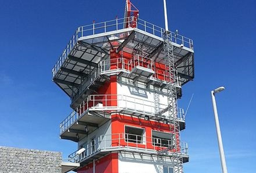 Su atenci&oacute;n por favor!! PDA llamando a Torre Ejecutiva...cambio!