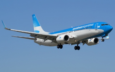 El plan para Aerol&iacute;neas Argentinas,  recortes y absorci&oacute;n