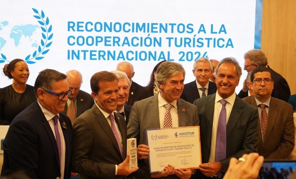 FAEVYT recibe reconocimiento internacional por su contribuci&oacute;n al desarrollo tur&iacute;stico