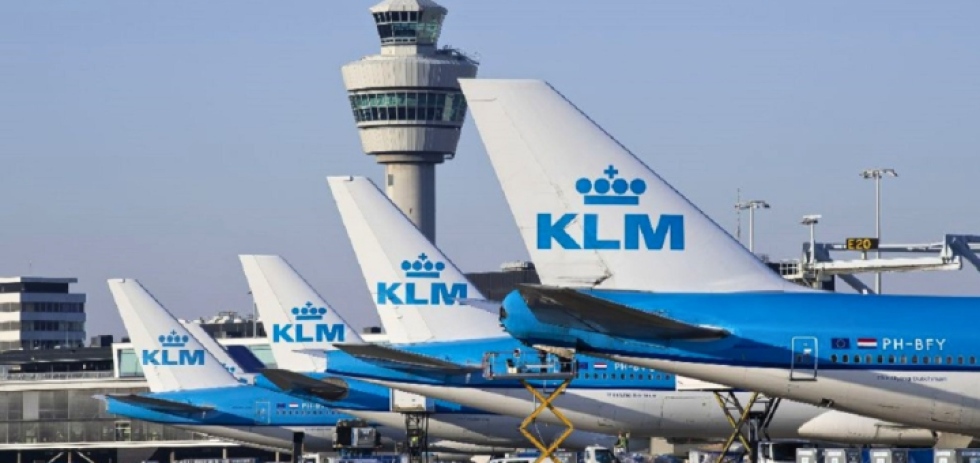 Aeropuerto de &Aacute;msterdam cede a las presiones y no recortar&aacute; vuelos para el verano