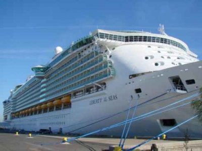 Los cruceros se desv&iacute;an de Atenas por los taxistas