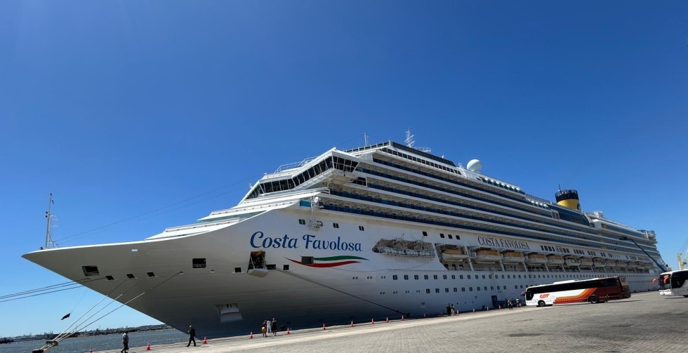 Recepci&oacute;n de Costa Cruceros a bordo del Costa Favolosa