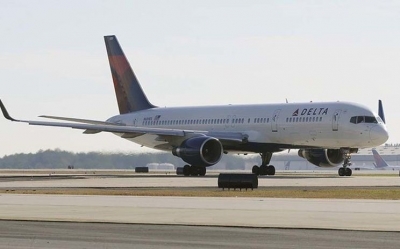 Un avi&oacute;n con estrellas de la NBA choca de frente con un ovni