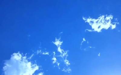 Hacia los cielos abiertos o cielo &uacute;nico