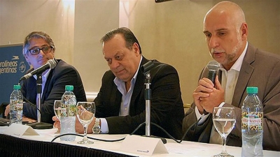 Garc&iacute;a (Aerol&iacute;neas), Santos (ministro de Turismo) y Ba&ntilde;uelos (Turismo C&oacute;rdoba).