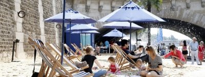 Se abre un a&ntilde;o m&aacute;s la playa del Sena, cita ineludible del verano parisino