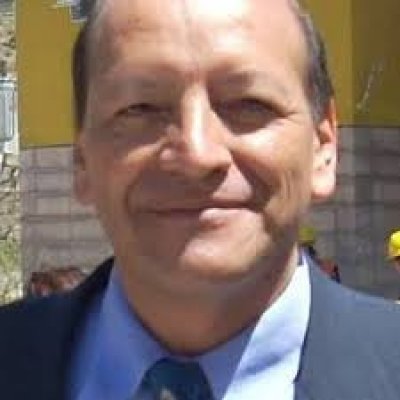 Centro de capacitaci&oacute;n en turismo y periodismo en Sipe Sipe, Cochabamba. Amonzabel reelecto