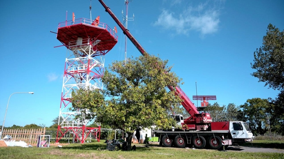 EANA realiz&oacute; el montaje del nuevo radar del aeropuerto de Ezeiza