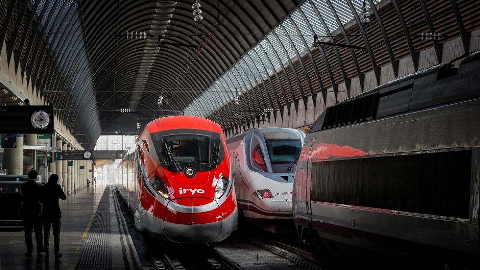 Trenes de alta velocidad de iryo y Renfe 