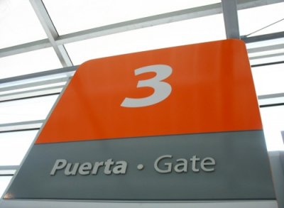 &iquest;C&oacute;mo llegar a la puerta de embarque en un aeropuerto?