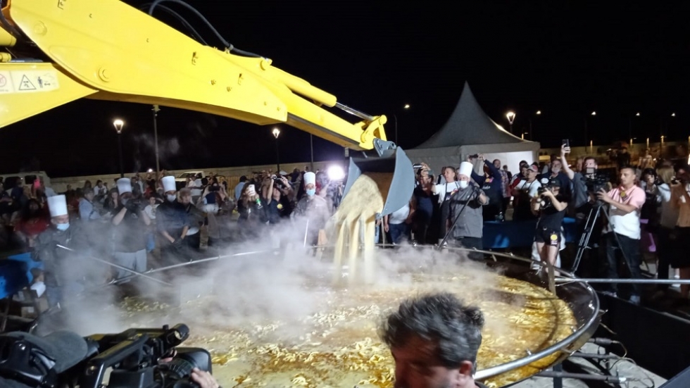 Se realiz&oacute; la 23&ordf; Paella Gigante de Piri&aacute;polis