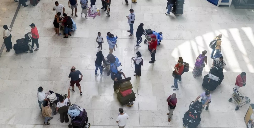 Pasajeros denuncian las demoras &laquo;inaceptables&raquo; de la recogida del equipaje en Barajas