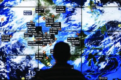 MH370. M&aacute;s de una decena de pa&iacute;ses participan en la b&uacute;squeda.