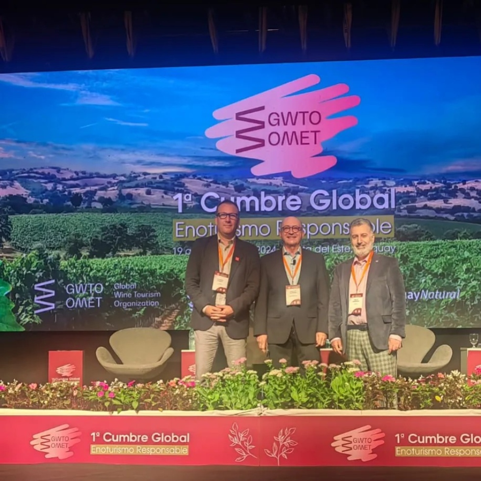 Claudio Sances , Arnaldo Nardone, Pablo Sismani&aacute;n.