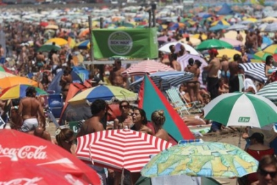 Versiones contradictorias sobre el movimiento tur&iacute;stico en la Costa