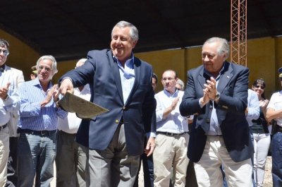 Colocaron la Piedra Fundamental de la Terminal de ómnibus y Centro Comercial de Paysandú