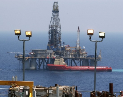 Petroleras frenan en la justicia baja de combustible. Crece incertidumbre en Argentina