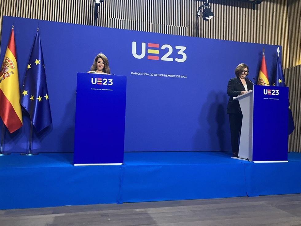 La ministra de Transportes, Movilidad y Agenda Urbana, Raquel S&aacute;nchez, y la comisaria de Transportes y Turismo, Adina Valean.